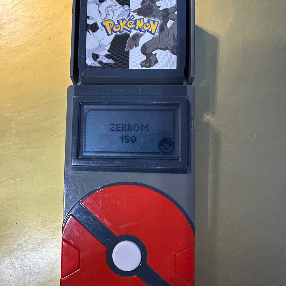 Pokémon Pokedox Electronic Black & White Talking Handheld Game 2011 WORKS! - Picture 3 of 16